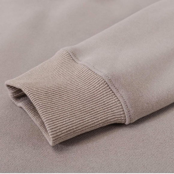 Amazhiyu Women's Cropped Hoodie - Picture 5 of 6